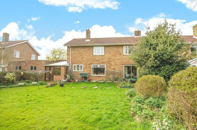  Image of 4 bedroom Property for sale in Appleford Drive Abingdon OX14 at Appleford Drive  Abingdon, OX14 2BZ
