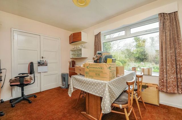  Image of 4 bedroom Property for sale in Appleford Drive Abingdon OX14 at Appleford Drive  Abingdon, OX14 2BZ