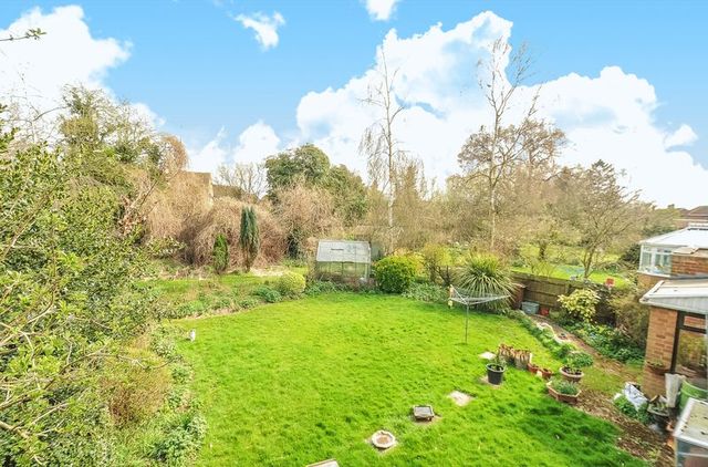  Image of 4 bedroom Property for sale in Appleford Drive Abingdon OX14 at Appleford Drive  Abingdon, OX14 2BZ