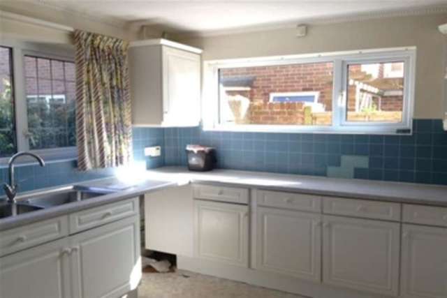  Image of 3 bedroom Detached house to rent in Arbutus Close Dorchester DT1 at Dorchester, DT1 1PZ