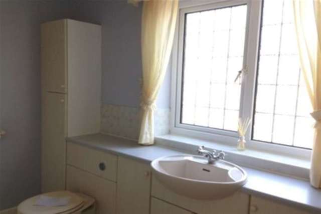  Image of 3 bedroom Detached house to rent in Arbutus Close Dorchester DT1 at Dorchester, DT1 1PZ