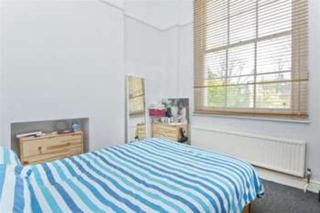  Image of 1 bedroom Flat to rent in Arundel Square London N7 at Lower Holloway London Lower Holloway, N7 8AT