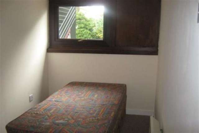  Image of 2 bedroom Flat to rent in Ashfields The Drive Peterborough PE3 at Peterborough, PE3 6DJ