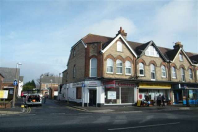  Image of 2 bedroom Maisonette to rent in Ashley Road Parkstone Poole BH14 at Poole, BH14 0AD