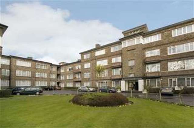  Image of 4 bedroom Flat to rent in Avenue Road London NW8 at London, NW8 6BY