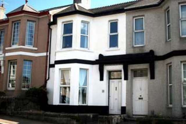  Image of 2 bedroom Flat to rent in Baring Street Plymouth PL4 at Baring Street Greenbank Plymouth, PL4 8NG