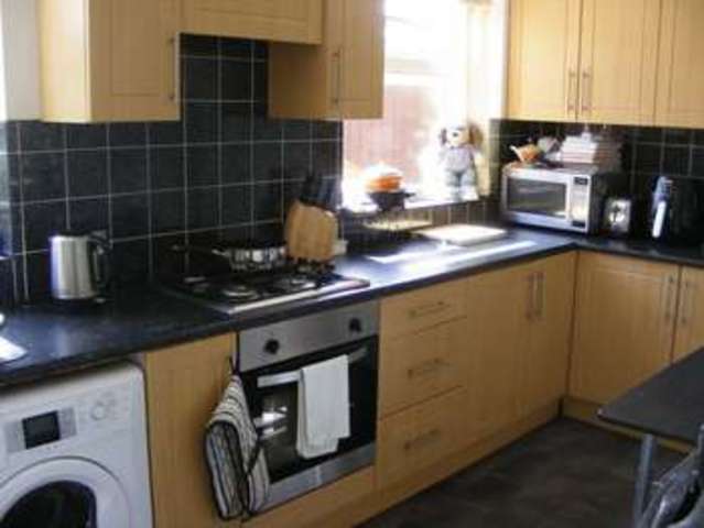  Image of 2 bedroom Semi-Detached house to rent in Barnfield Drive Worsley Manchester M28 at Barnfield Drive Worsley Manchester, M28 1NF