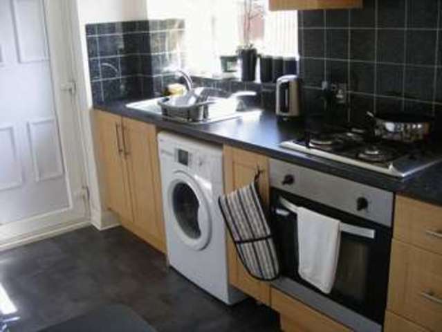  Image of 2 bedroom Semi-Detached house to rent in Barnfield Drive Worsley Manchester M28 at Barnfield Drive Worsley Manchester, M28 1NF