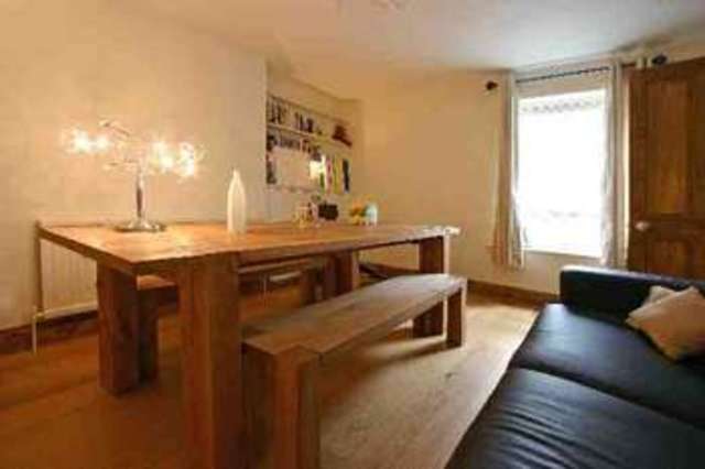  Image of 2 bedroom Flat to rent in Barnsbury Street London N1 at London  Islington, N1 1ER