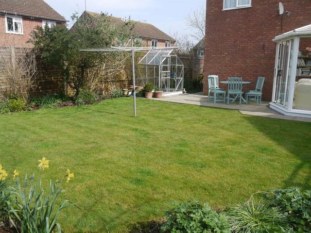  Image of 4 bedroom Detached house for sale in Barrie Close Aylesbury HP19 at Barrie Close  Aylesbury, HP19 8JF