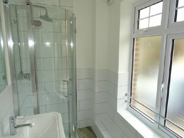  Image of 5 bedroom Detached house to rent in Glen Eyre Road Southampton SO16 at Glen Ayre Road Basset Hampshire, SO16 3NL