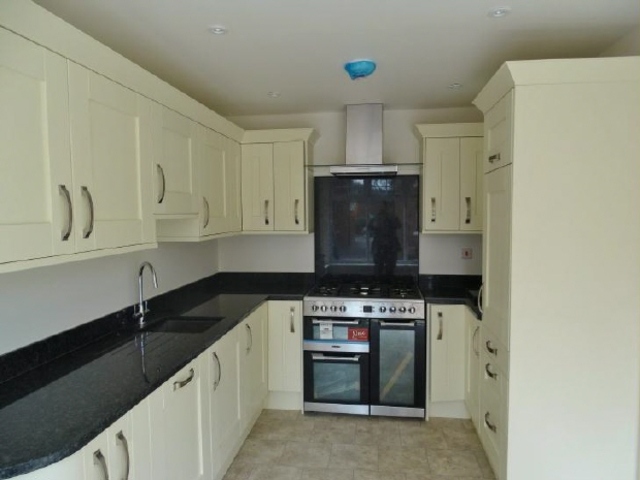  Image of 4 bedroom Detached house to rent in Glen Eyre Road Southampton SO16 at Glen Ayre Road Bassett Hampshire, SO16 3NL