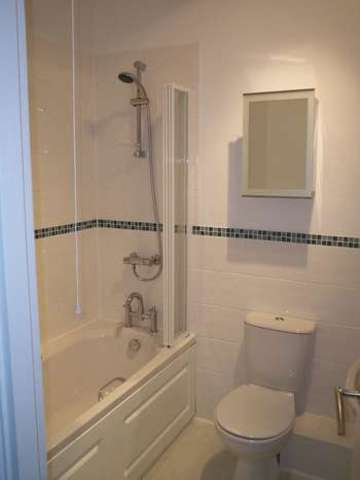  Image of 1 bedroom Flat to rent in Battersea Bridge Road London SW11 at Battersea Bridge Road  London, SW11 3AS