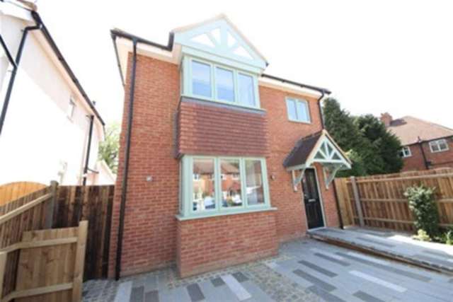  Image of 3 bedroom Detached house to rent in Beech Grove Guildford GU2 at Guildford, GU2 7UZ