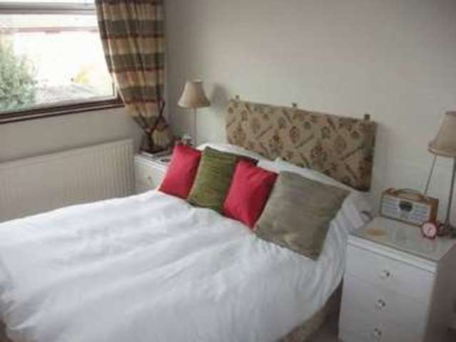  Image of 3 bedroom Semi-Detached house to rent in Beechcroft Avenue Linford Stanford-Le-Hope SS17 at Beechcroft Avenue Linford Stanford-Le-Hope, SS17 0RE