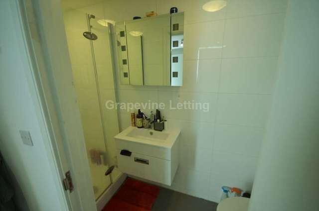  Image of 1 bedroom Apartment to rent in Brixton Road London SW9 at Beehive Place Brixton London, SW9 7DG