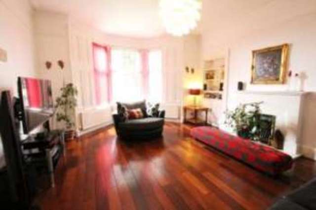  Image of 3 bedroom Semi-Detached house for sale in Beith Road Kilbarchan Johnstone PA10 at Kilbarchan  Millikenpark, PA10 2NS
