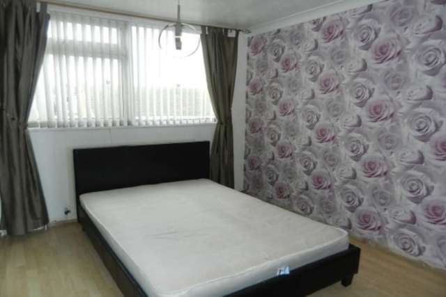  Image of 4 bedroom Semi-Detached house to rent in Belgrave Close Barton Seagrave Kettering NN15 at Belgrave Close Burton Latimer Kettering, NN15 6TL