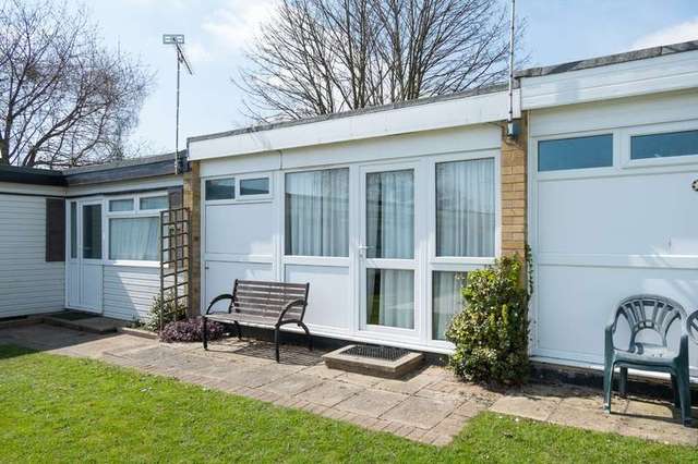  Image of 2 bedroom Chalet for sale in Beach Road Hemsby Great Yarmouth NR29 at Beach Road Hemsby Norfolk, NR29 4HS