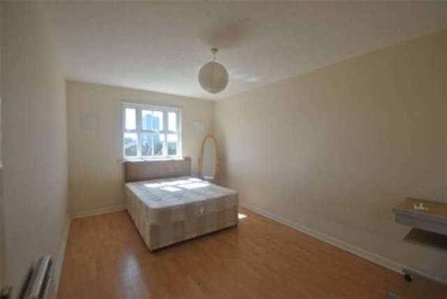 Image of 2 bedroom Flat for sale in Hyacinth Close Ilford IG1 at Berberis Court Hyacinth Close Ilford, IG1 2FT