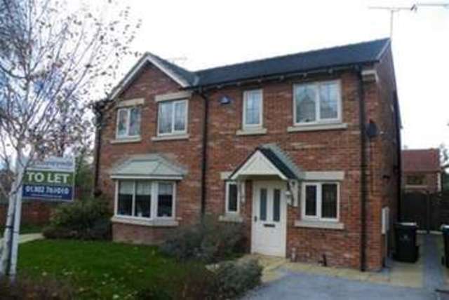  Image of 2 bedroom Semi-Detached house to rent in Honeysuckle Close Bessacarr Doncaster DN4 at Doncaster, DN4 7DJ