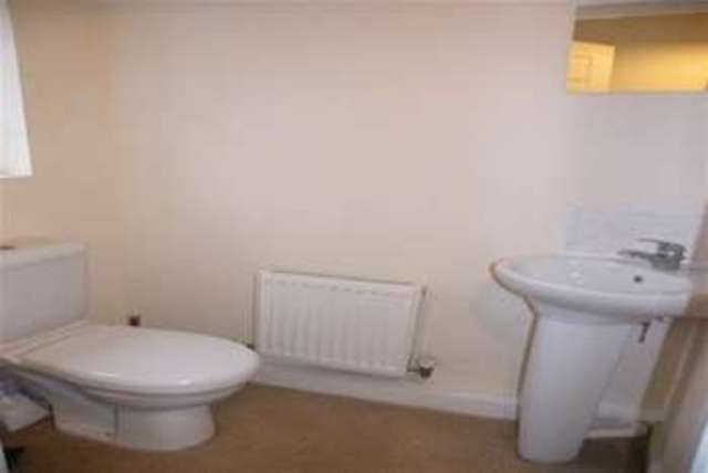  Image of 2 bedroom Semi-Detached house to rent in Honeysuckle Close Bessacarr Doncaster DN4 at Doncaster, DN4 7DJ