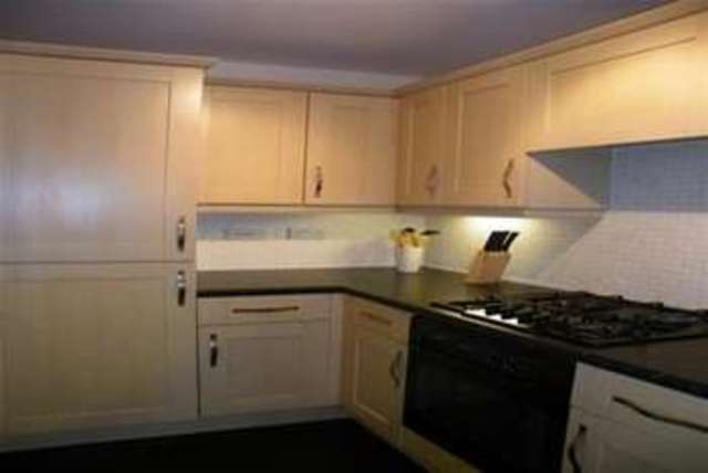  Image of 2 bedroom Semi-Detached house to rent in Honeysuckle Close Bessacarr Doncaster DN4 at Doncaster, DN4 7DJ