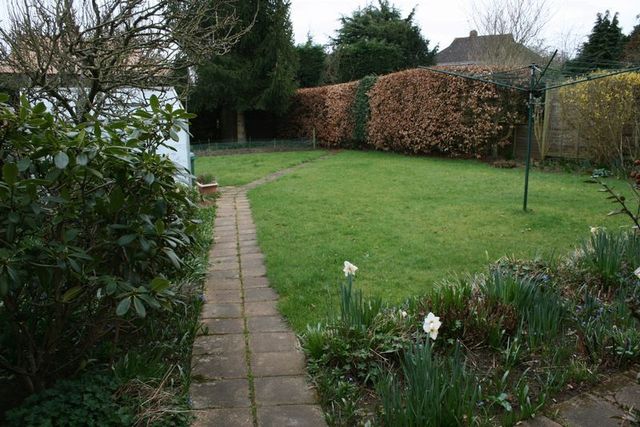  Image of 3 bedroom Detached house to rent in Binscombe Lane Godalming GU7 at Binscombe Lane  Godalming, GU7 3QG