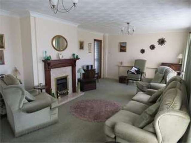  Image of 3 bedroom Bungalow for sale in Blatherwick Road Newark NG24 at Blatherwick Road Beacon Heights Newark, NG24 2JY