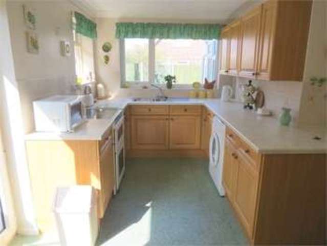  Image of 3 bedroom Bungalow for sale in Blatherwick Road Newark NG24 at Blatherwick Road Beacon Heights Newark, NG24 2JY