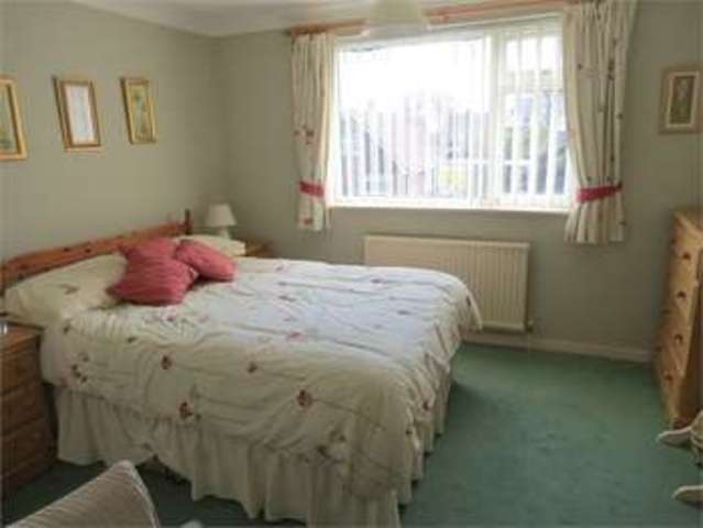  Image of 3 bedroom Bungalow for sale in Blatherwick Road Newark NG24 at Blatherwick Road Beacon Heights Newark, NG24 2JY