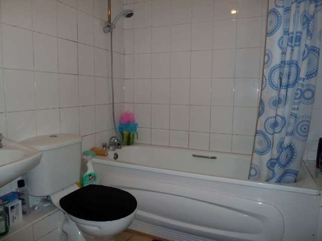  Image of 2 bedroom Flat to rent in Blessing Way Barking IG11 at Blessing Way  Barking, IG11 0XH