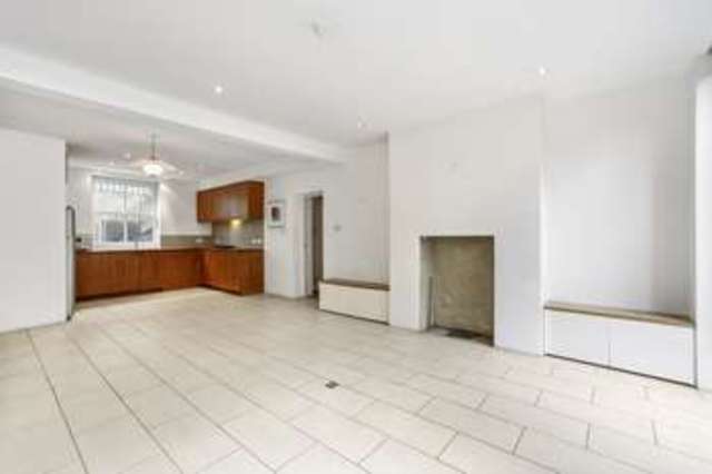  Image of 2 bedroom Property to rent in Blomfield Villas London W2 at Blomfield Villas  London, W2 6NH