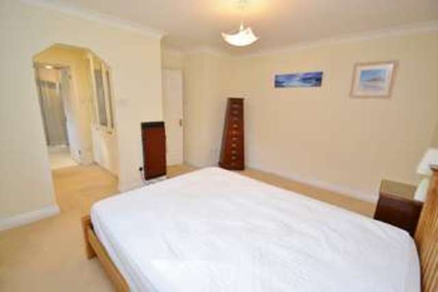  Image of 4 bedroom Detached house to rent in St. Georges Close Bournemouth BH8 at Queens Park  Bournemouth, BH8 9DS