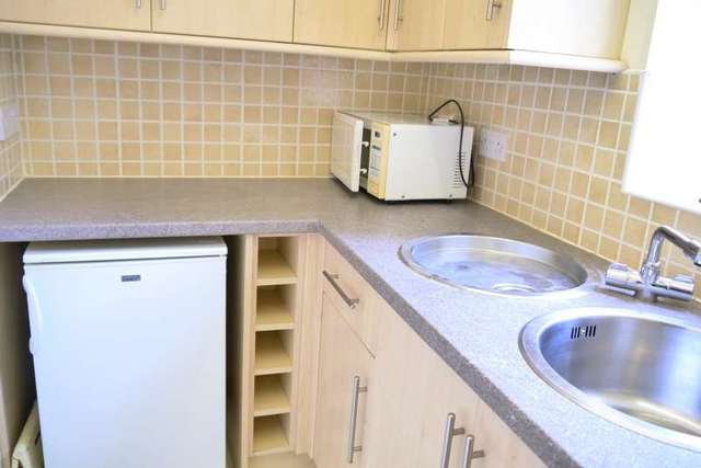  Image of Flat to rent in Wootton Gardens Bournemouth BH1 at Bournemouth, BH1 1PW