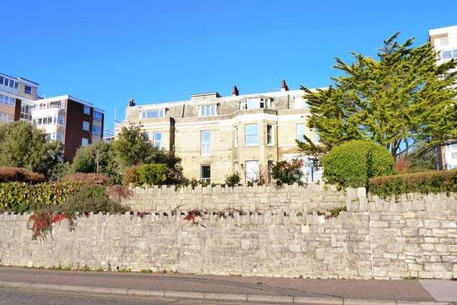  Image of 4 bedroom Detached house to rent in Grove Road Bournemouth BH1 at 59 Grove Road  Bournemouth, BH1 3AT