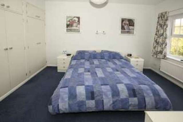  Image of 5 bedroom Detached house for sale in Brean Walk Earley Reading RG6 at Brean Walk  Reading, RG6 5XD