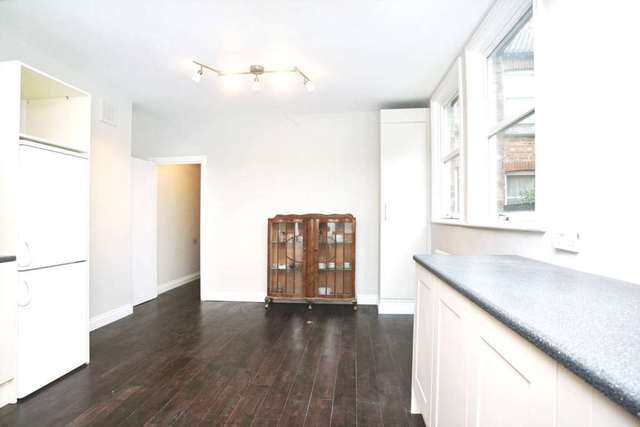  Image of 2 bedroom Apartment to rent in Brettenham Road London E17 at Brettenham Road Walthamstow London, E17 5BA