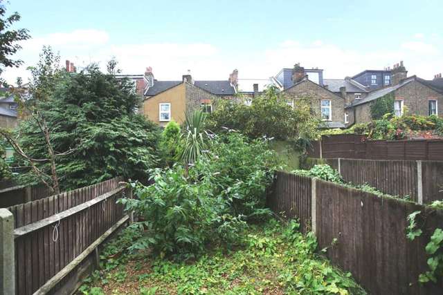  Image of 2 bedroom Apartment to rent in Brettenham Road London E17 at Brettenham Road Walthamstow London, E17 5BA