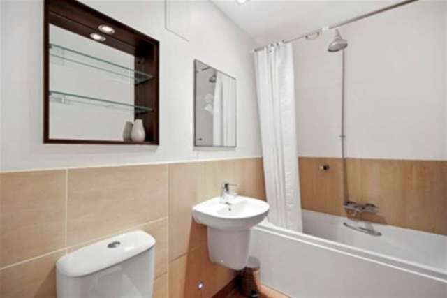  Image of 2 bedroom Flat to rent in Bridges Court London SW11 at London, SW11 3GZ