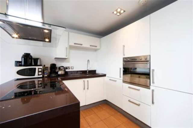  Image of 2 bedroom Flat to rent in Bridges Court London SW11 at London, SW11 3GZ