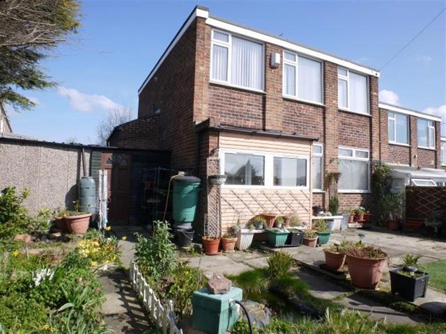  Image of 3 bedroom End of Terrace for sale in Broad Lane Kirkstall Leeds LS13 at Bramley  Kirkstall, LS13 2RU