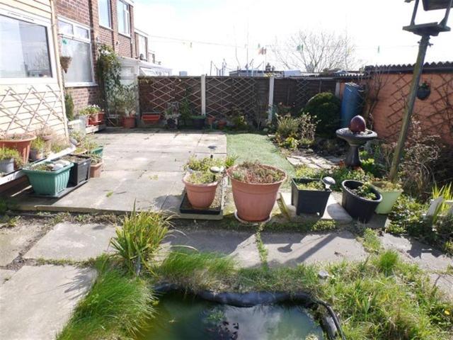  Image of 3 bedroom End of Terrace for sale in Broad Lane Kirkstall Leeds LS13 at Bramley  Kirkstall, LS13 2RU