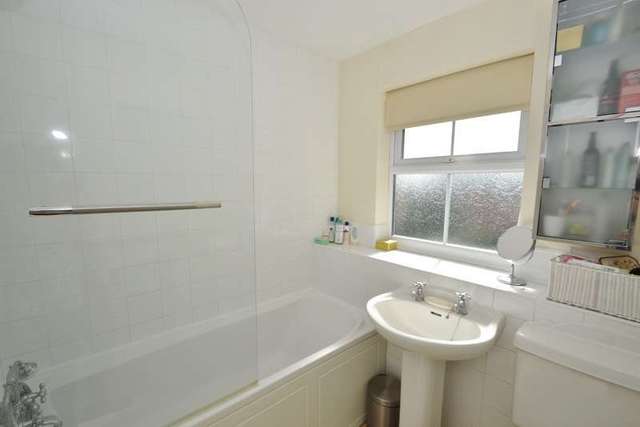  Image of 3 bedroom Detached house for sale in Twin Oaks Close Broadstone BH18 at Broadstone, BH18 8JF
