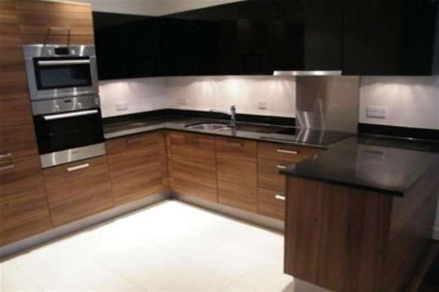  Image of 3 bedroom Flat to rent in Bromyard Avenue London W3 at London, W3 7FG