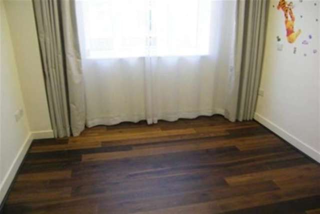  Image of 3 bedroom Flat to rent in Bromyard Avenue London W3 at London, W3 7FG