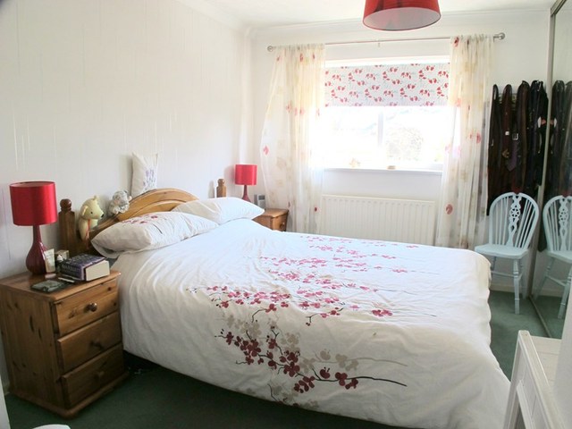  Image of 3 bedroom Detached house for sale in Bullfinch Court Lee-on-the-Solent PO13 at Bullfinch Court  LEE ON THE SOLENT, PO13 8LQ