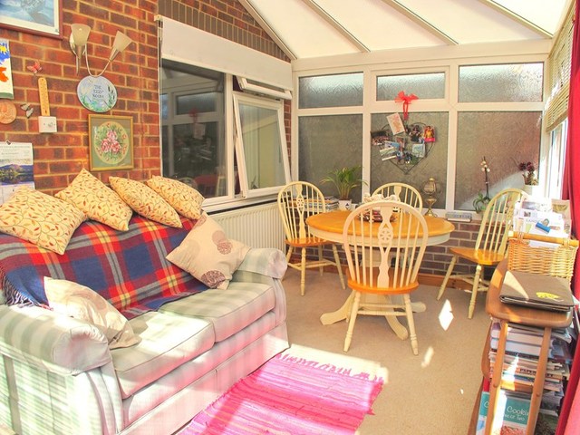  Image of 3 bedroom Detached house for sale in Bullfinch Court Lee-on-the-Solent PO13 at Bullfinch Court  LEE ON THE SOLENT, PO13 8LQ