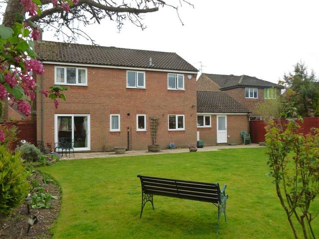  Image of 4 bedroom Detached house for sale in Bunyan Close Tring HP23 at Bunyan Close  Tring, HP23 5PS