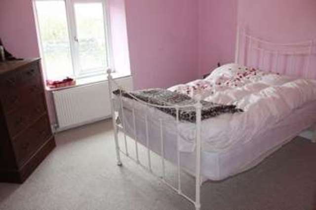  Image of 3 bedroom Terraced house for sale in Butts Hill Frome BA11 at Butts Hill  Frome, BA11 1HU